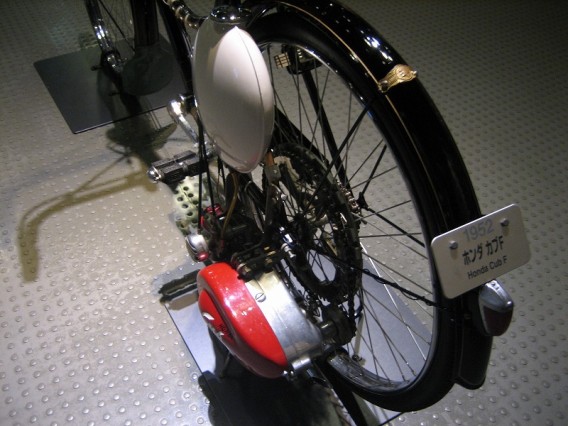 トヨタ博物館｜エコ自転車｜１９５２年ホンダカブ｜ウジタオートサロン