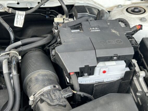 ボルボ　XC40　バッテリー交換