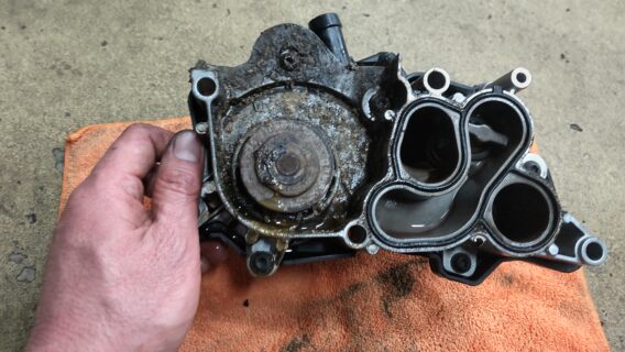 ワーゲンゴルフ　水漏れ修理